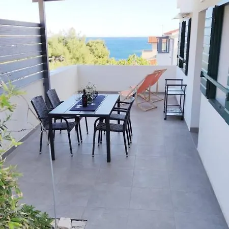 By The Sea Milna, - 21184 Apartment Vis